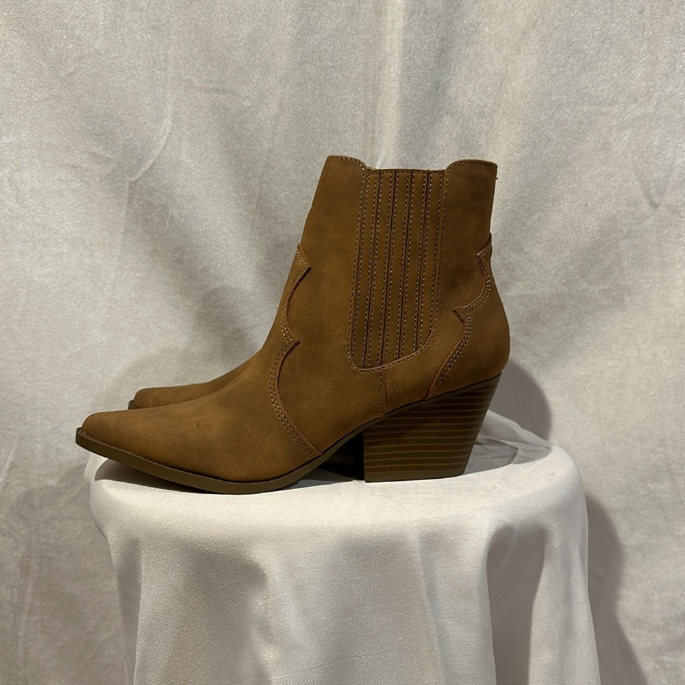 Indigo Rd. Medium Brown Booties - Picture 2 of 8